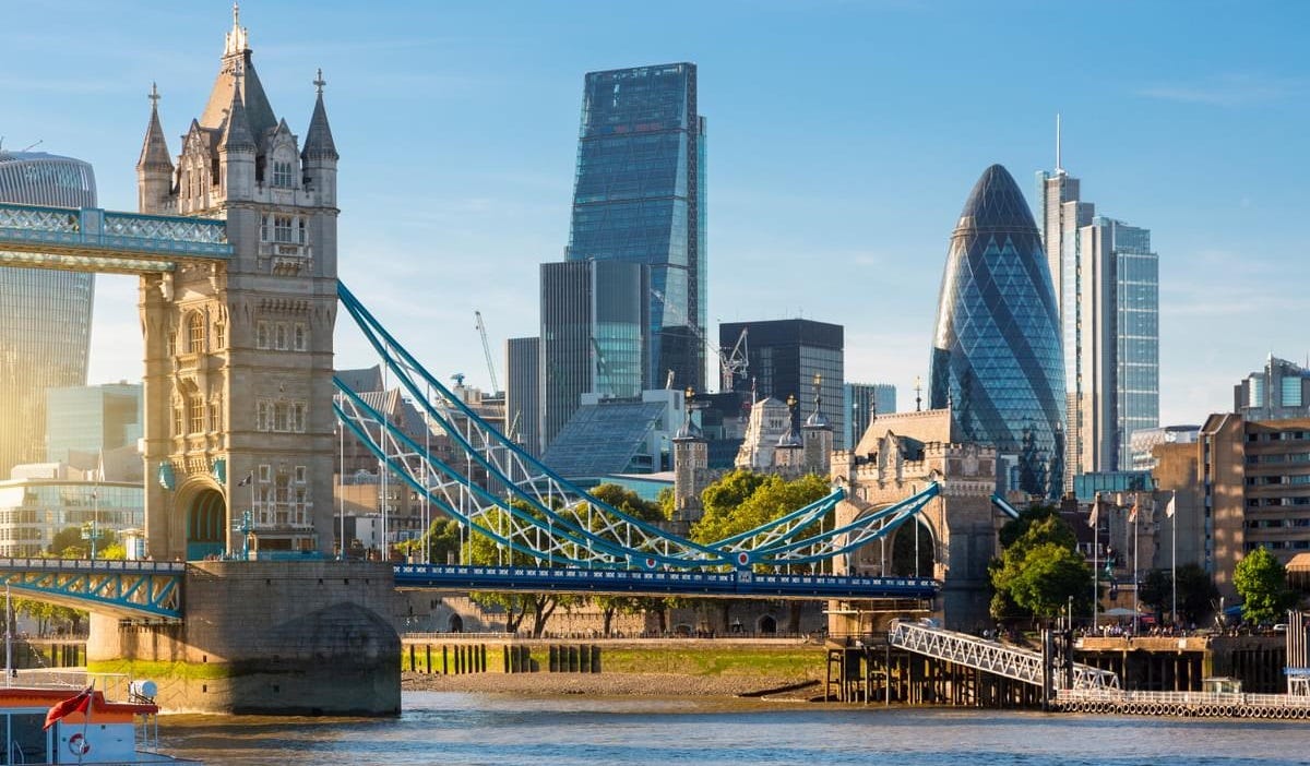 London citscape with iconic buildings: LondonBridge, the Gherkin building and The Shard